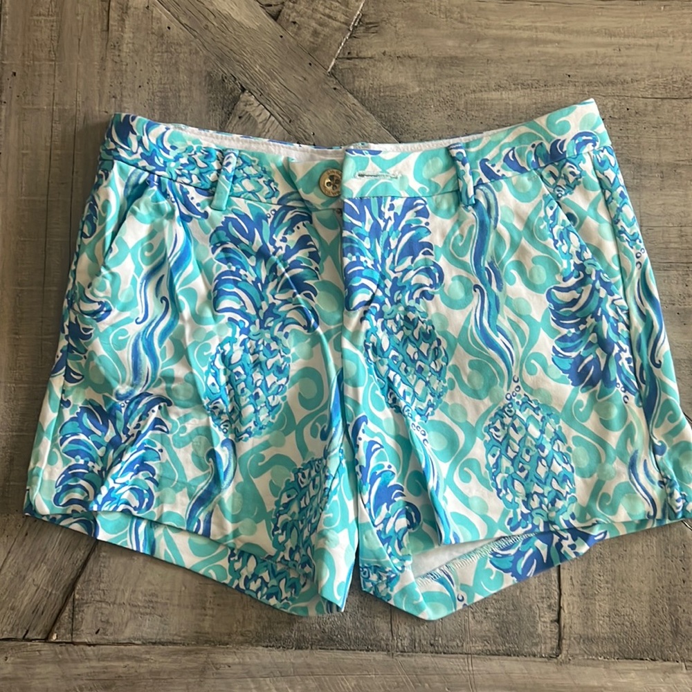 Lilly Pulitzer stretch shorts